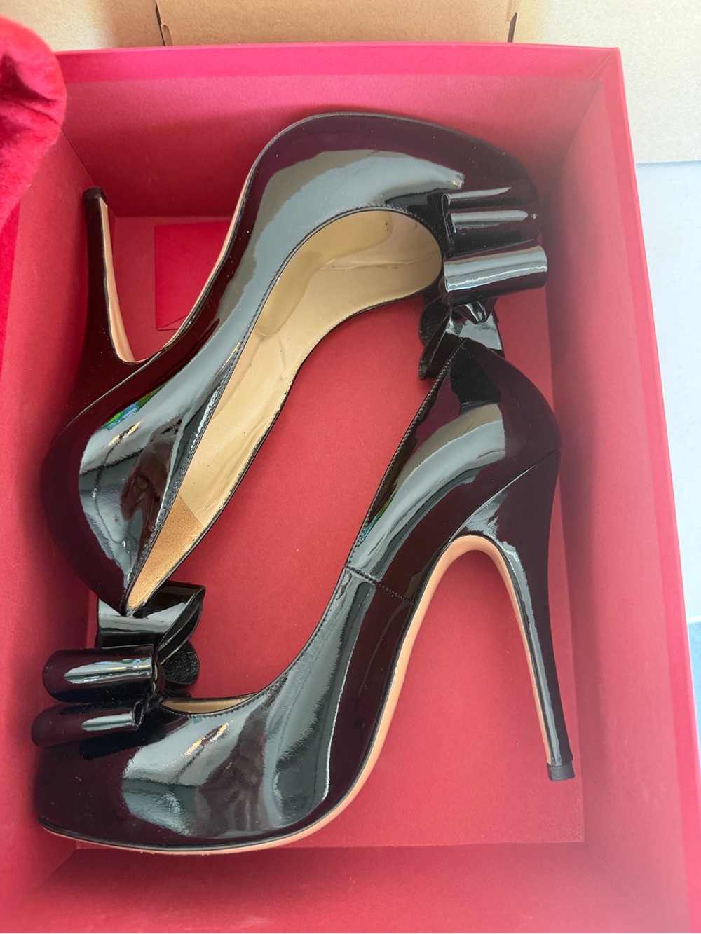 Valentino Garavani Black Patent Bow Stiletto Pumps